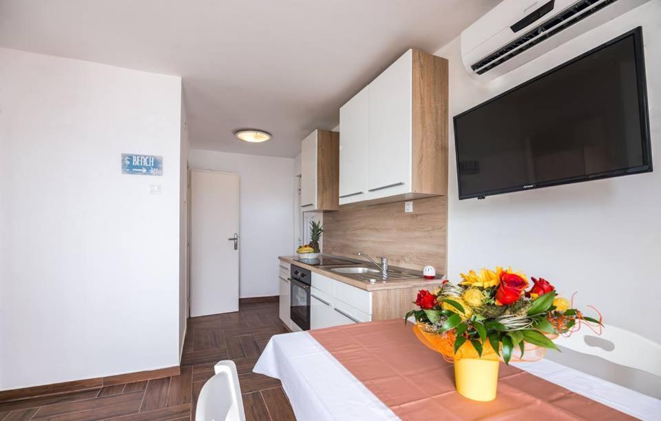 Apartments Dora Vantacici Ngoại thất bức ảnh