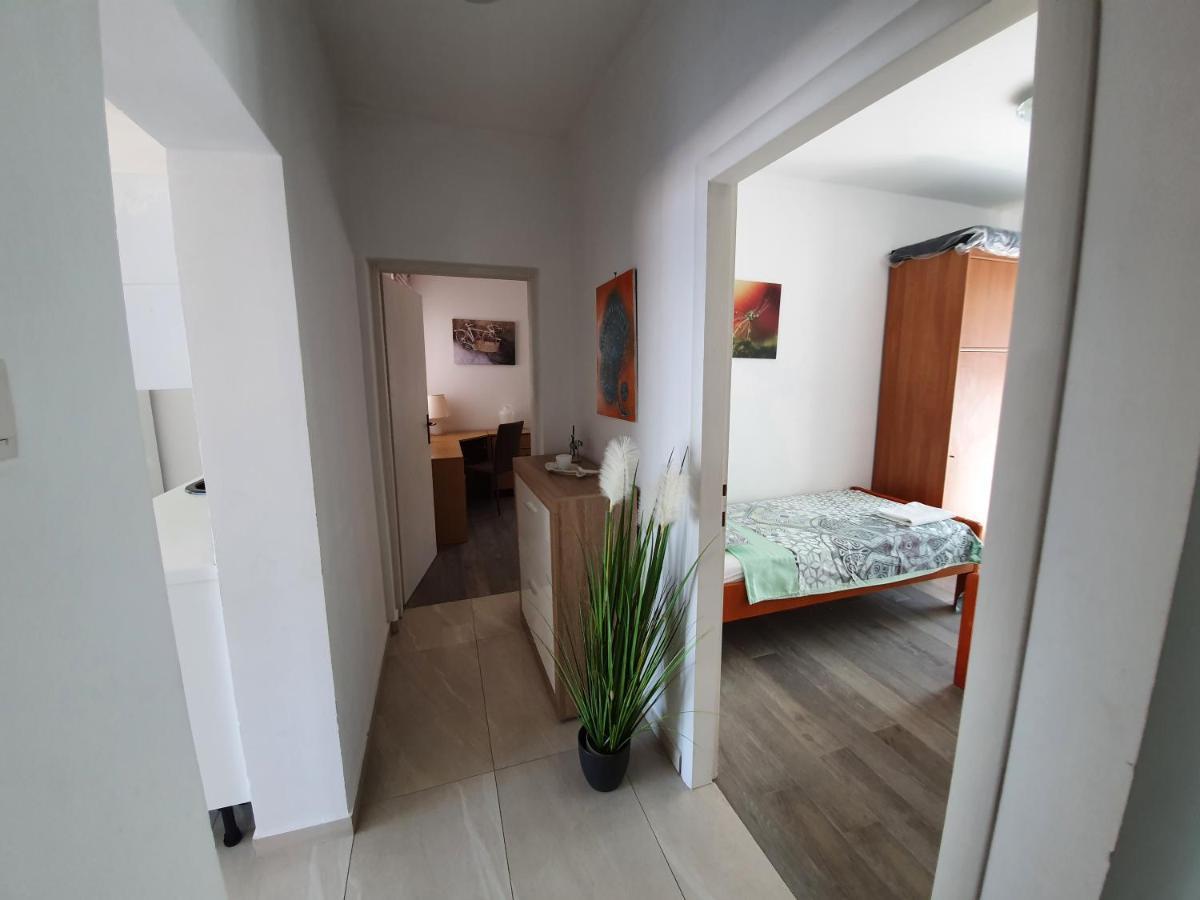 Apartments Dora Vantacici Ngoại thất bức ảnh