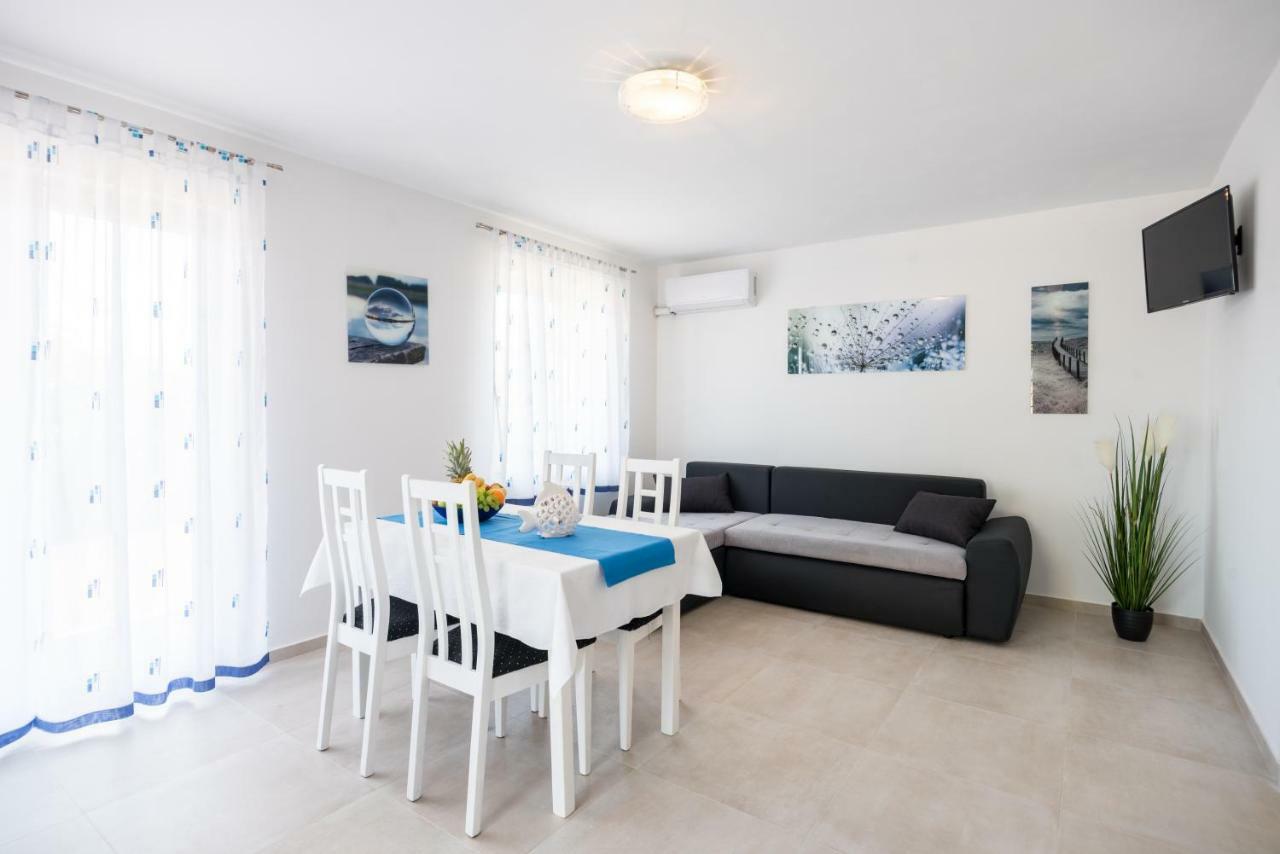 Apartments Dora Vantacici Ngoại thất bức ảnh