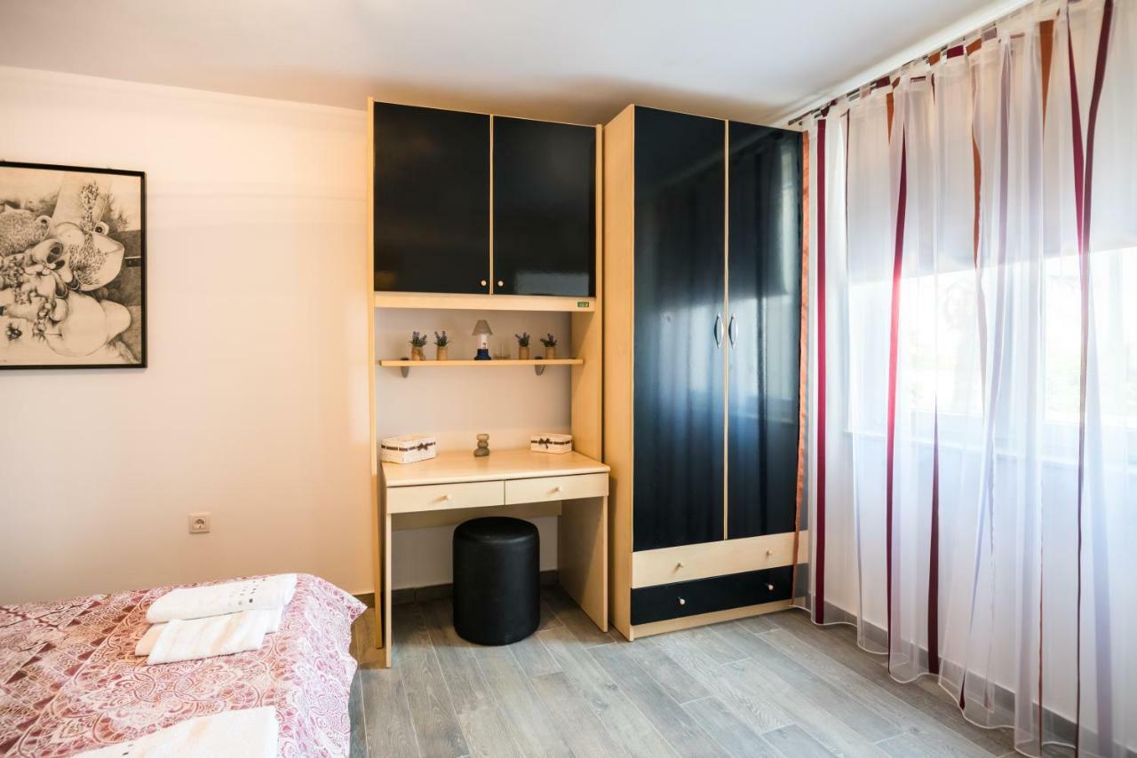 Apartments Dora Vantacici Ngoại thất bức ảnh