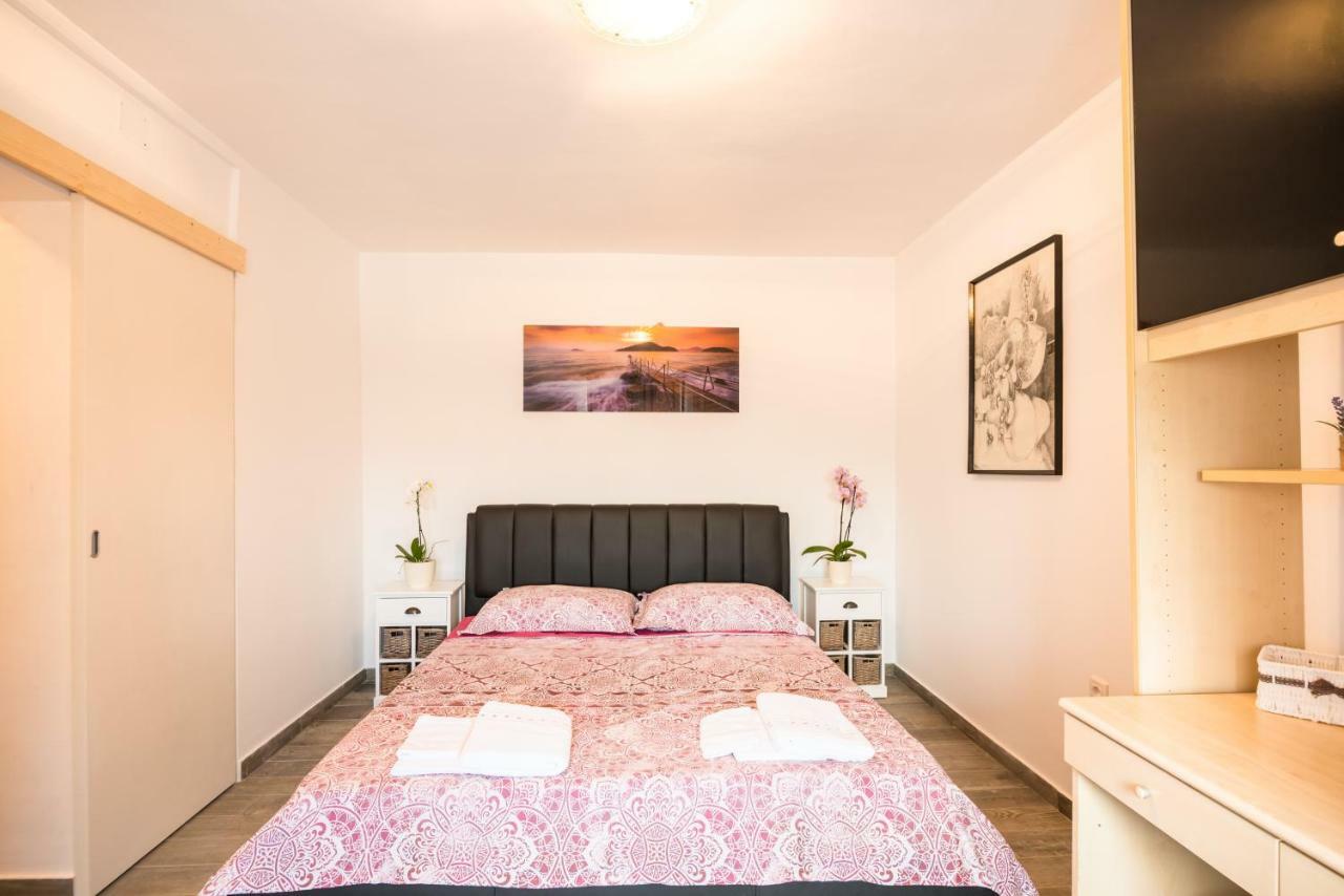 Apartments Dora Vantacici Ngoại thất bức ảnh