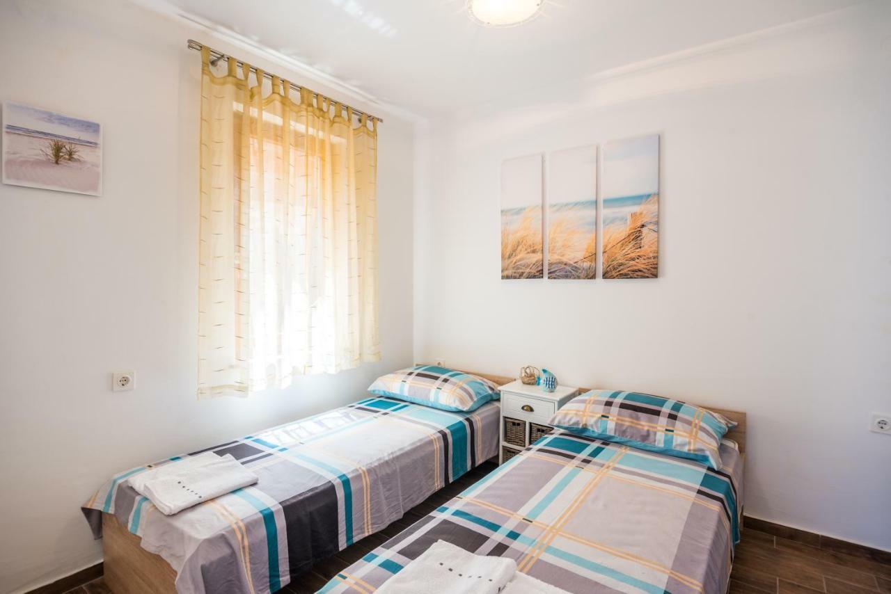 Apartments Dora Vantacici Ngoại thất bức ảnh
