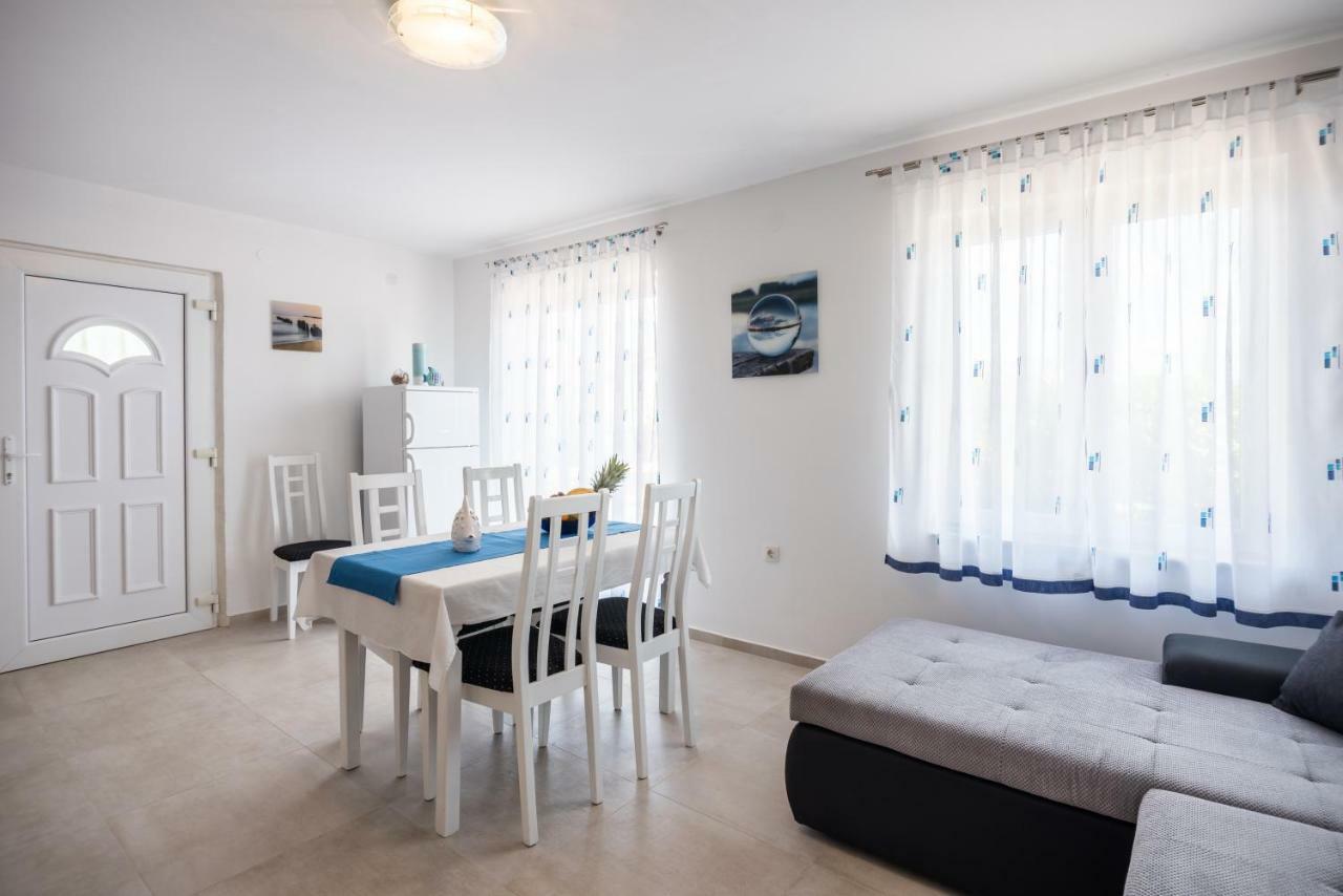 Apartments Dora Vantacici Ngoại thất bức ảnh