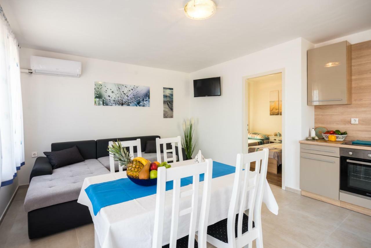 Apartments Dora Vantacici Ngoại thất bức ảnh