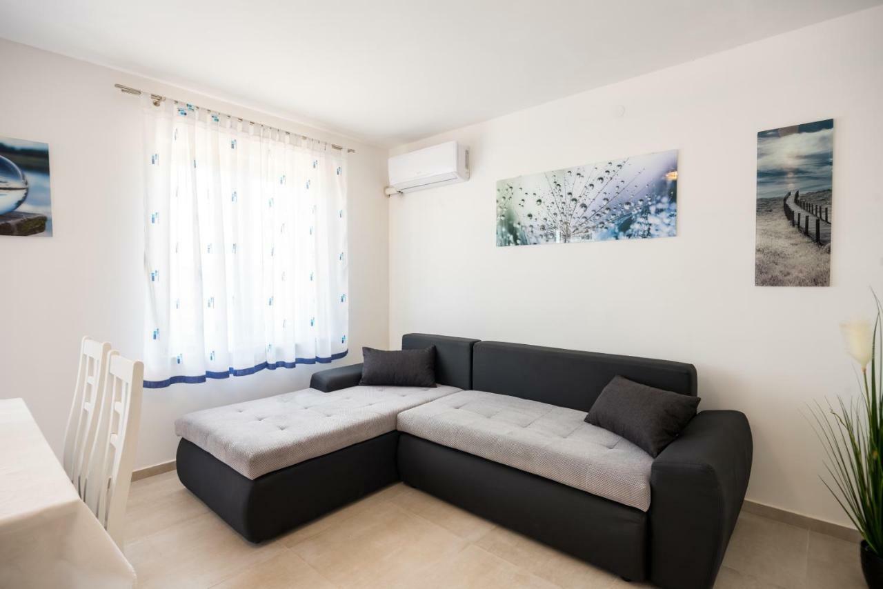 Apartments Dora Vantacici Ngoại thất bức ảnh