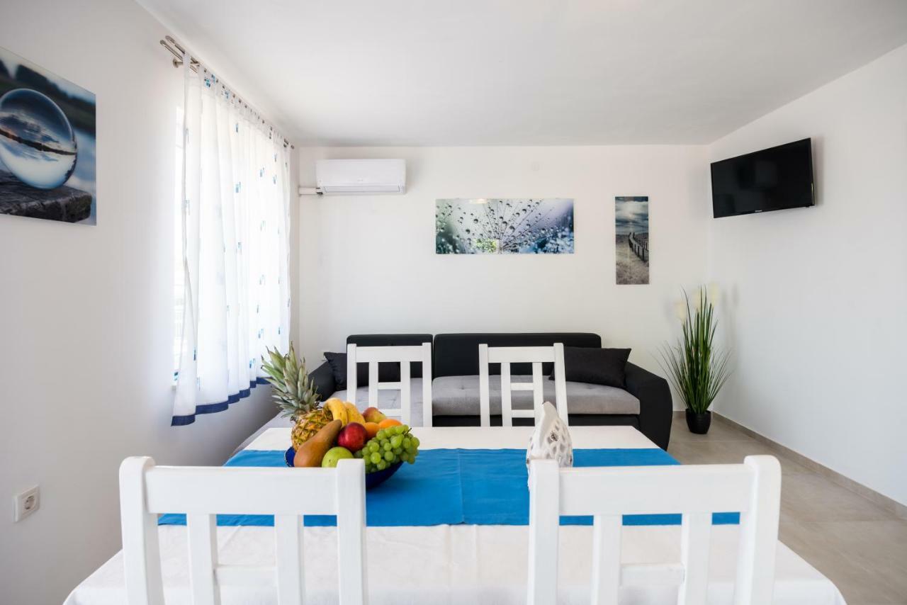 Apartments Dora Vantacici Ngoại thất bức ảnh