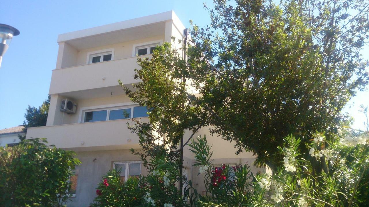 Apartments Dora Vantacici Ngoại thất bức ảnh